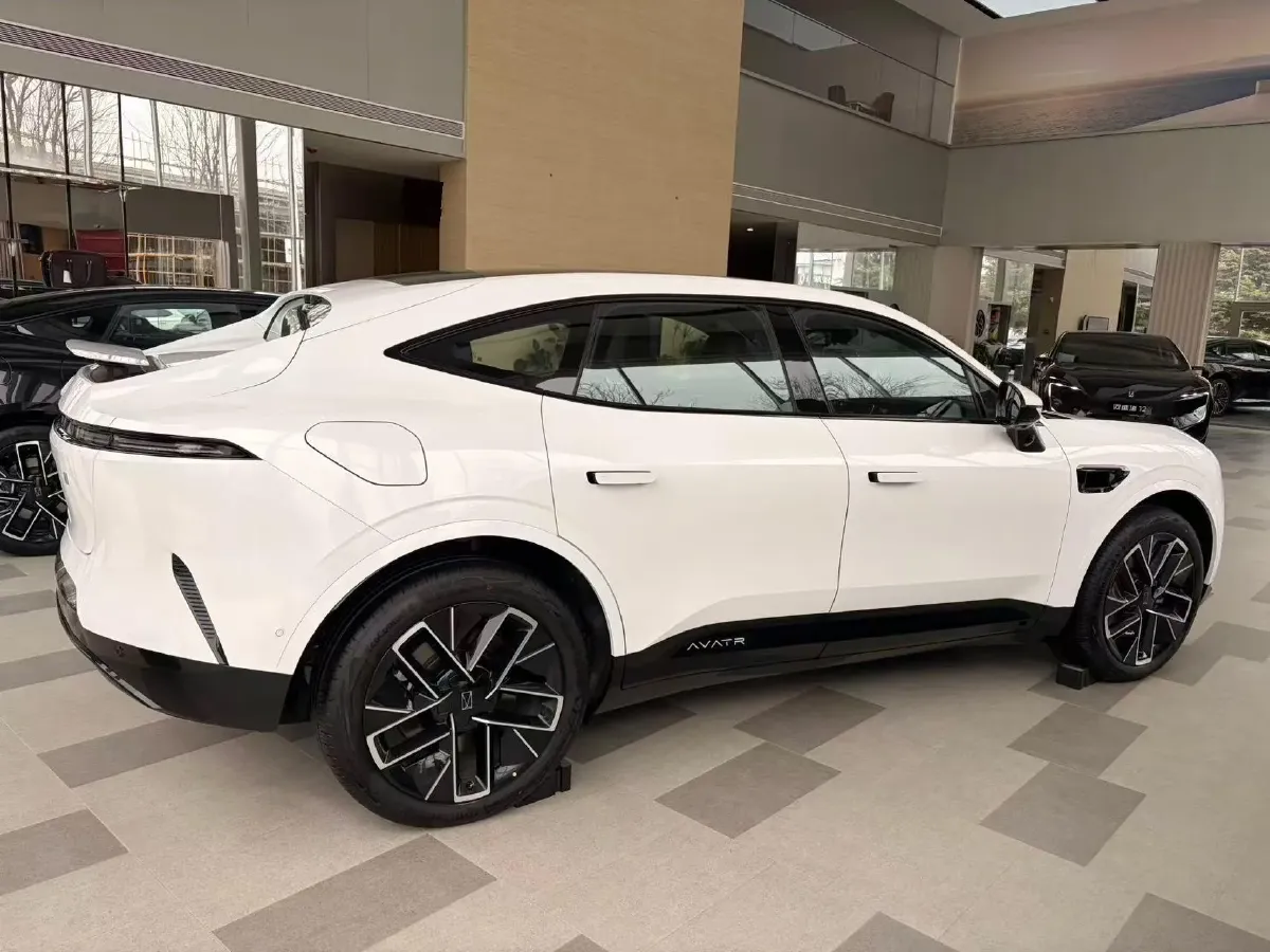 2025 Avatr 11 1.5T 156HP L4 REEV,autocango,china used car exporter,china ev exporter,chinese used car exporter,chinese used ev exporter
