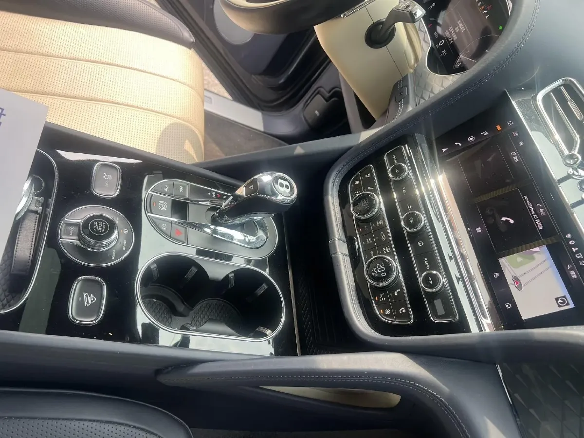 2021 Bentley Flying Spur 4.0T 550HP V8 8DCT,autocango,china used car exporter,china ev exporter,chinese used car exporter,chinese used ev exporter