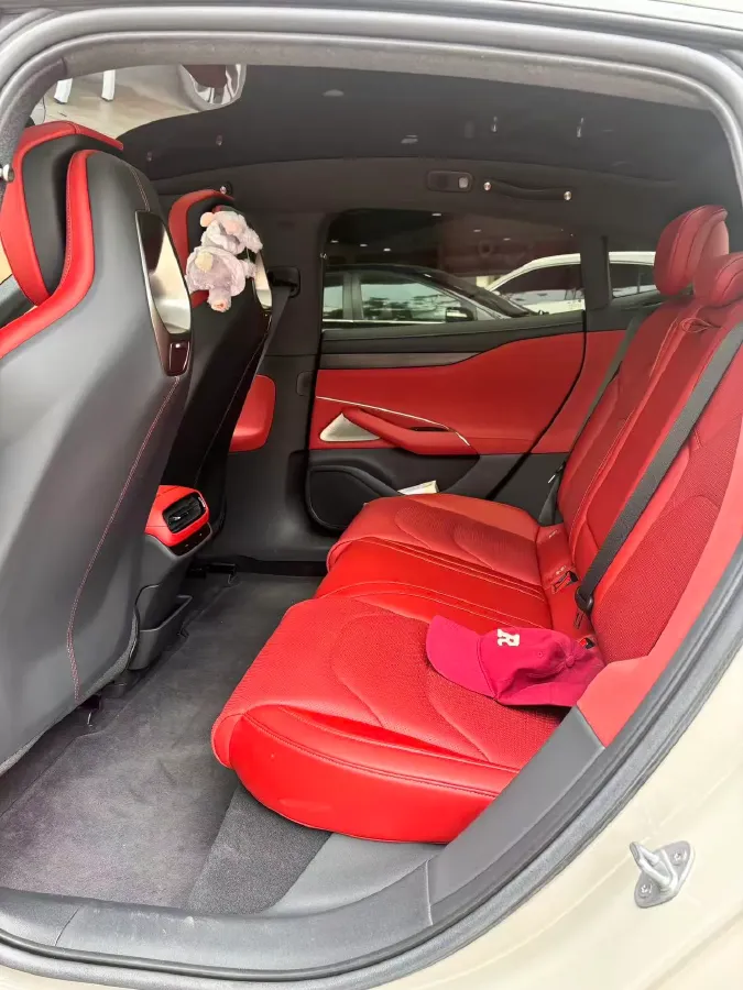 2024 MI SU7 BEV 73.6KWH,autocango,china used car exporter,china ev exporter,chinese used car exporter,chinese used ev exporter