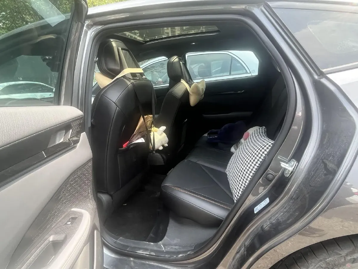 2022 ChangAn UNI-V 1.5T 188HP L4 7DCT,autocango,china used car exporter,china ev exporter,chinese used car exporter,chinese used ev exporter