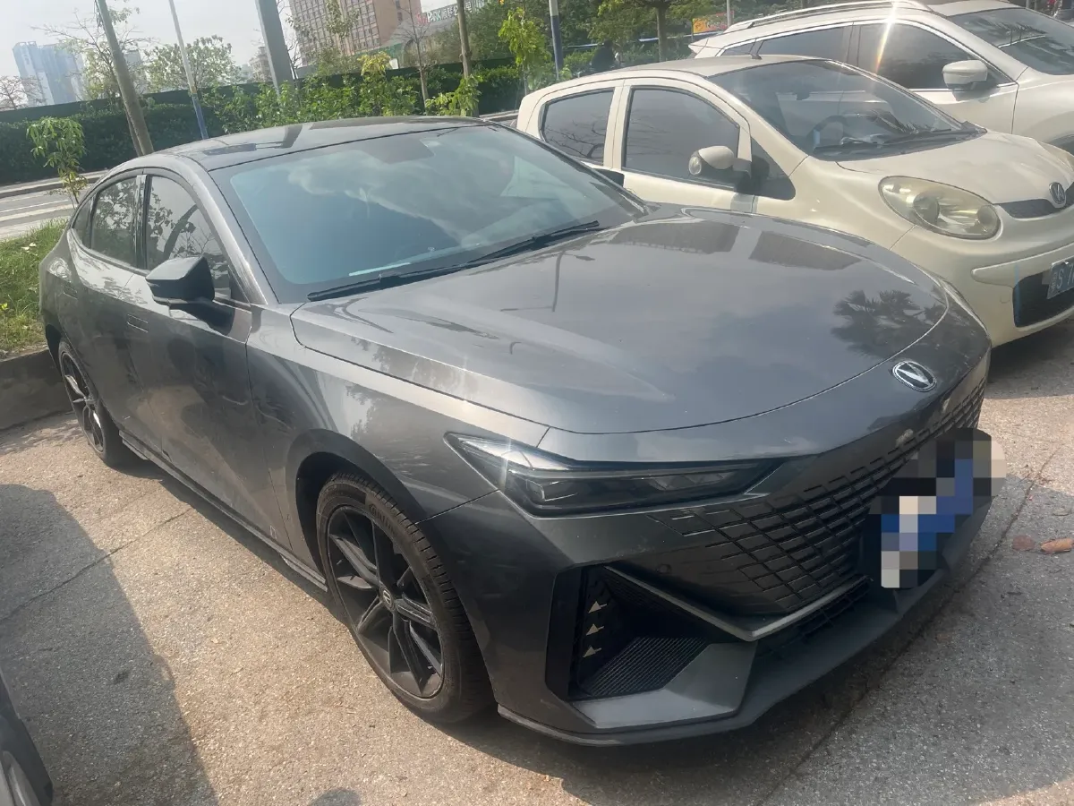 2022 ChangAn UNI-V 1.5T 188HP L4 7DCT,autocango,china used car exporter,china ev exporter,chinese used car exporter,chinese used ev exporter