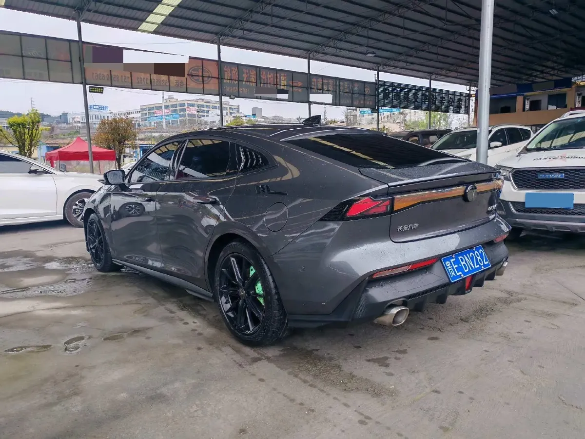 2022 ChangAn UNI-V 1.5T 188HP L4 7DCT,autocango,china used car exporter,china ev exporter,chinese used car exporter,chinese used ev exporter