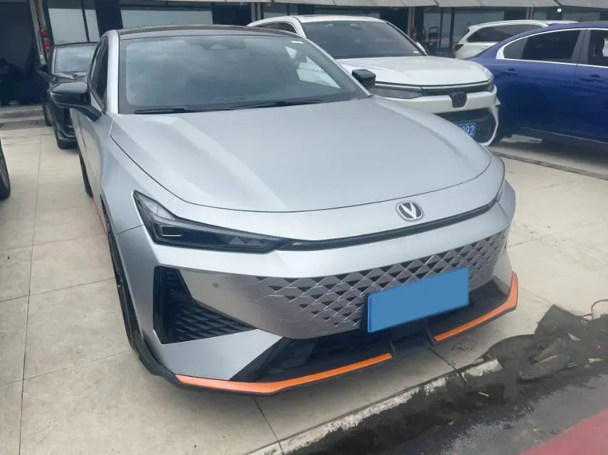 2024 ChangAn UNI-V 1.5T 188HP L4 7DCT,autocango,china used car exporter,china ev exporter,chinese used car exporter,chinese used ev exporter