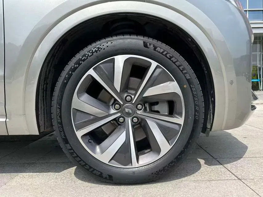 2021 Li ONE Range Extended 131HP REEV 40.5KWH,autocango,china used car exporter,china ev exporter,chinese used car exporter,chinese used ev exporter