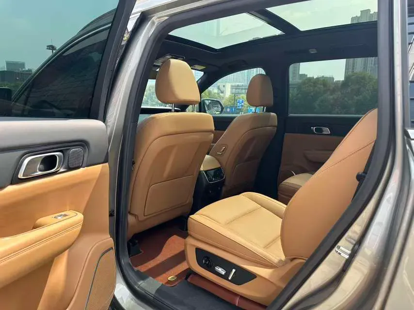 2021 Li ONE Range Extended 131HP REEV 40.5KWH,autocango,china used car exporter,china ev exporter,chinese used car exporter,chinese used ev exporter