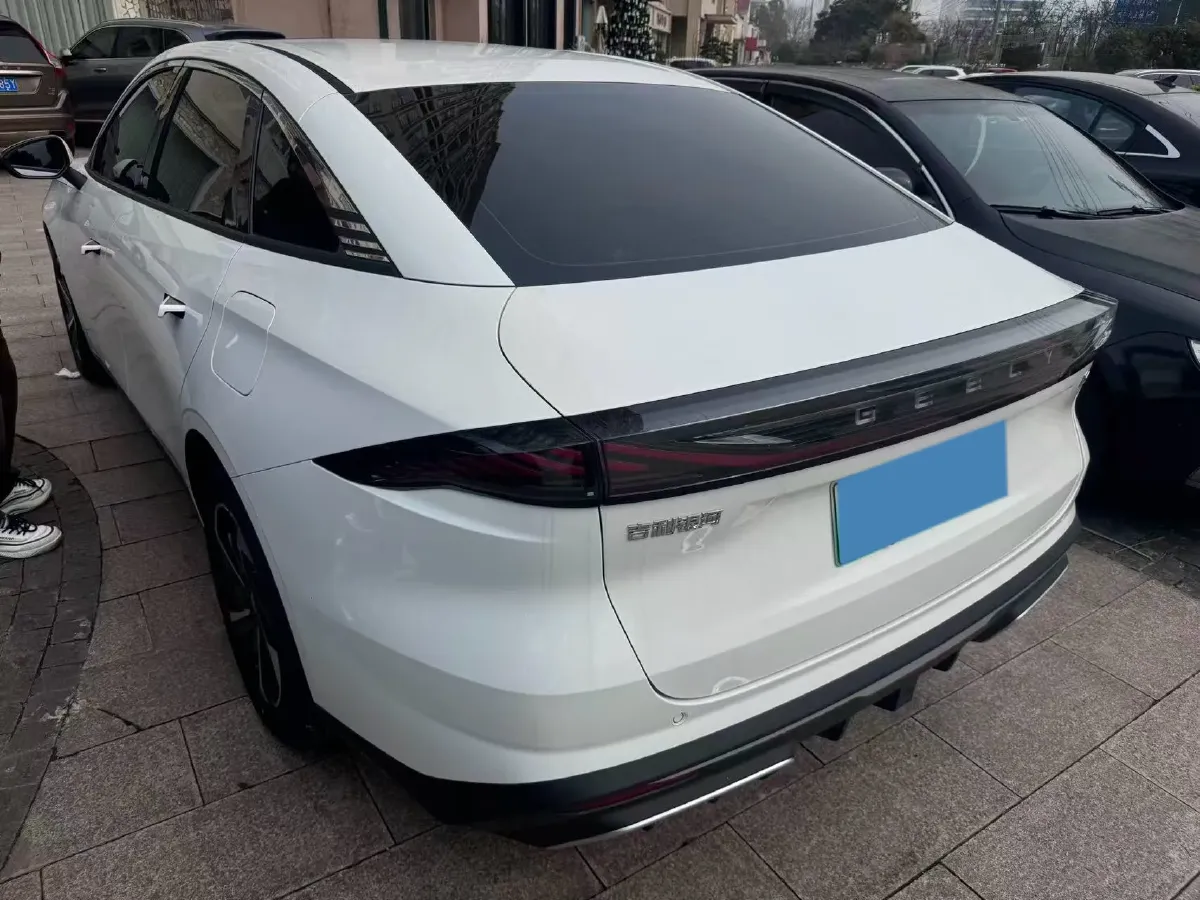2024 Geely Galaxy L6 1.5T 163HP L4 3DHT PHEV,autocango,china used car exporter,china ev exporter,chinese used car exporter,chinese used ev exporter