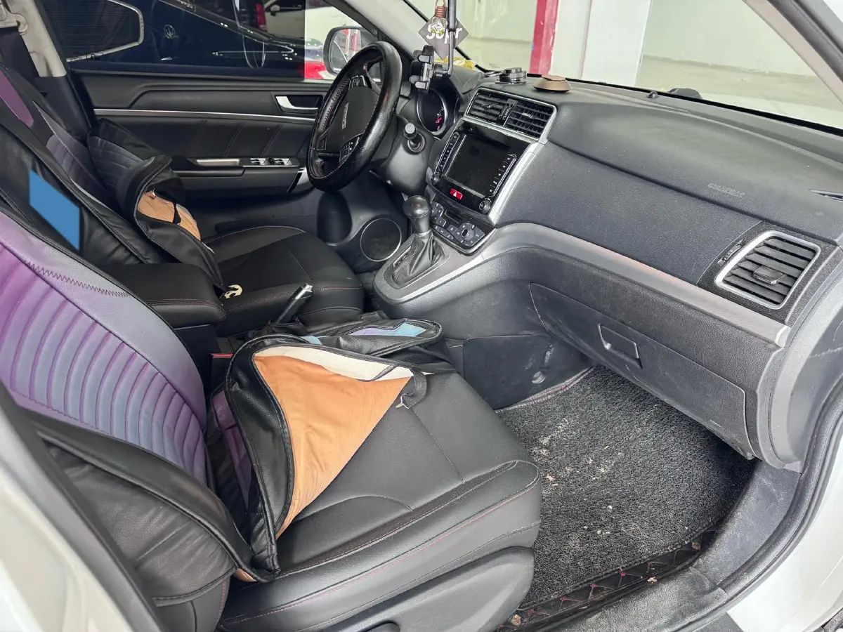 2019 Haval M6 1.5T 150HP L4 7DCT,autocango,china used car exporter,china ev exporter,chinese used car exporter,chinese used ev exporter