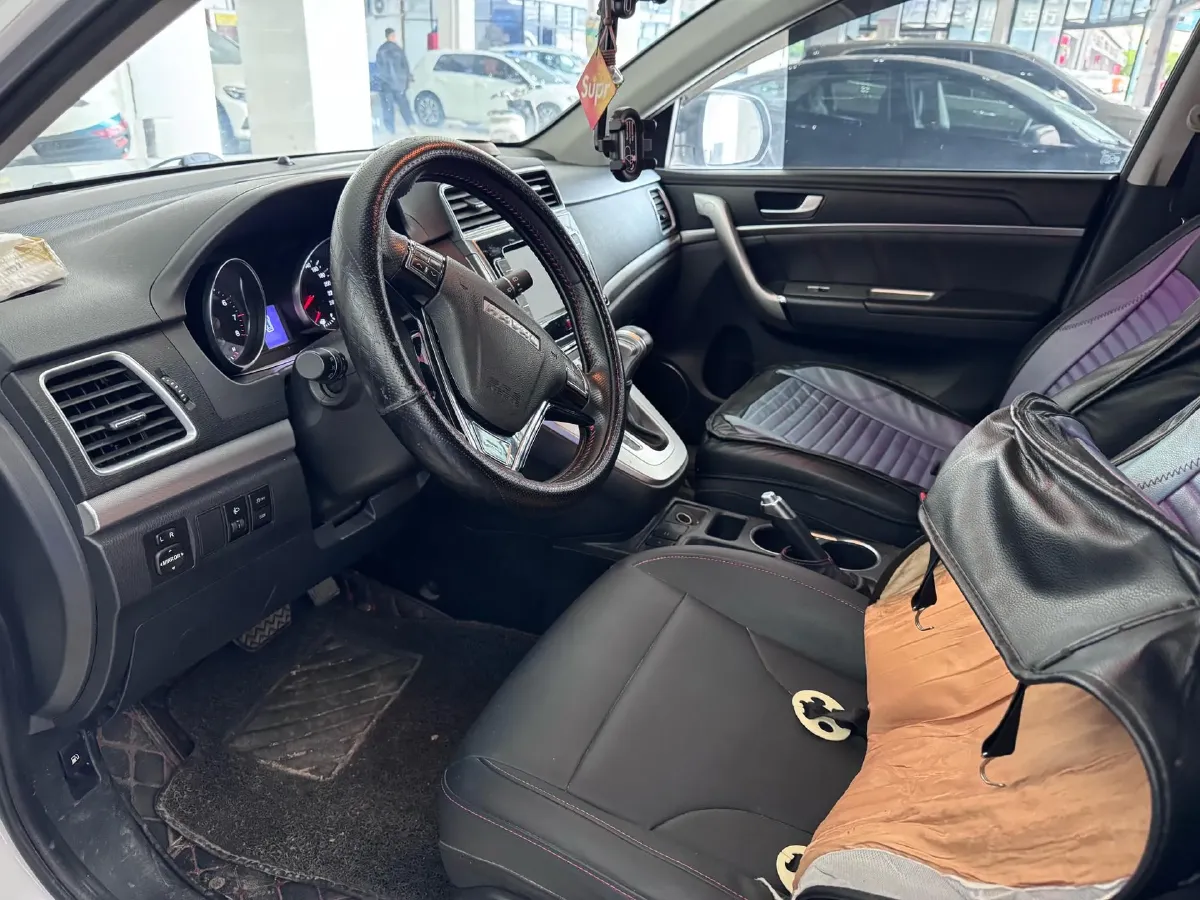 2019 Haval M6 1.5T 150HP L4 7DCT,autocango,china used car exporter,china ev exporter,chinese used car exporter,chinese used ev exporter