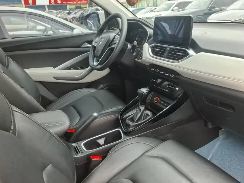 2019 BaoJun 530 1.5T 151HP L4 CVT,autocango,china used car exporter,china ev exporter,chinese used car exporter,chinese used ev exporter