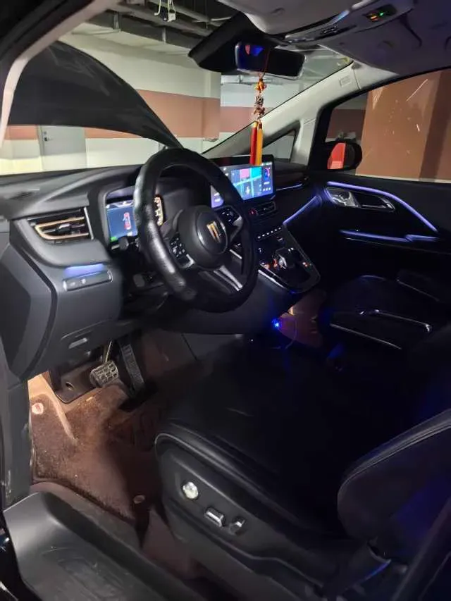 2023 HongQi HQ9 2.0T 252HP L4 8AT,autocango,china used car exporter,china ev exporter,chinese used car exporter,chinese used ev exporter