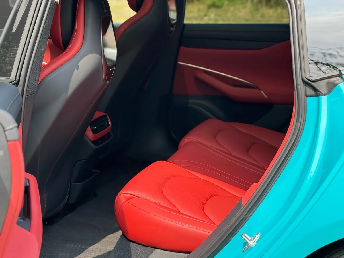 2024 MI SU7 BEV 73.6KWH,autocango,china used car exporter,china ev exporter,chinese used car exporter,chinese used ev exporter