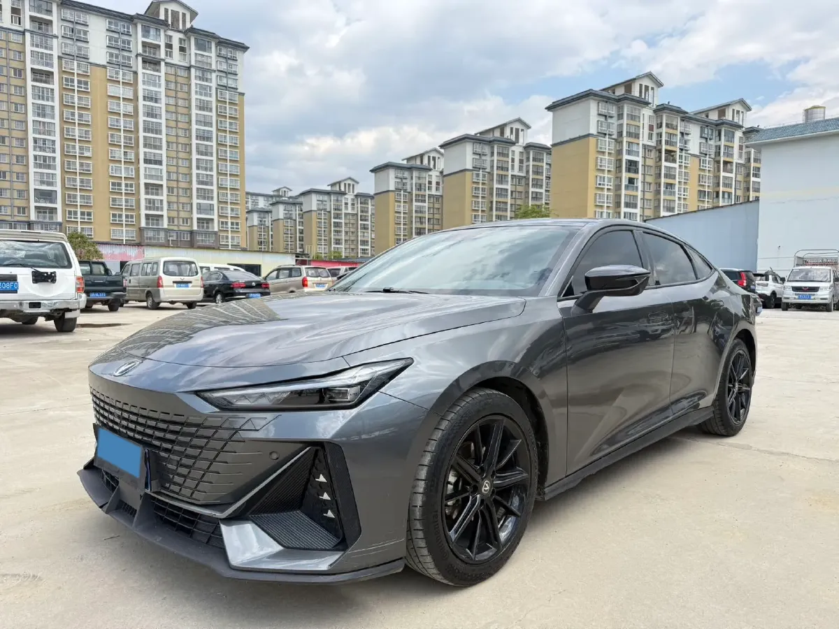 2022 ChangAn UNI-V 1.5T 188HP L4 7DCT,autocango,china used car exporter,china ev exporter,chinese used car exporter,chinese used ev exporter