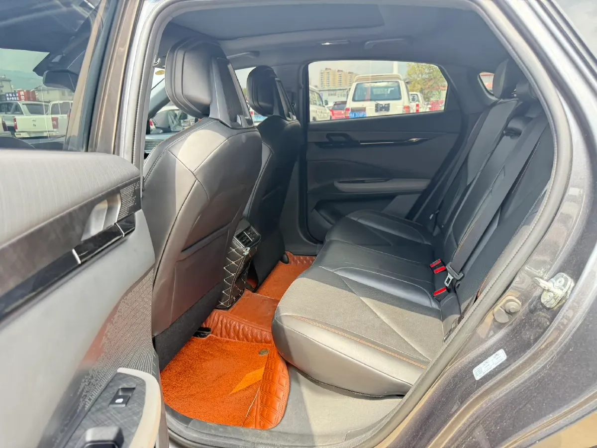 2022 ChangAn UNI-V 1.5T 188HP L4 7DCT,autocango,china used car exporter,china ev exporter,chinese used car exporter,chinese used ev exporter