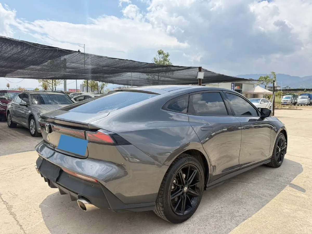 2022 ChangAn UNI-V 1.5T 188HP L4 7DCT,autocango,china used car exporter,china ev exporter,chinese used car exporter,chinese used ev exporter