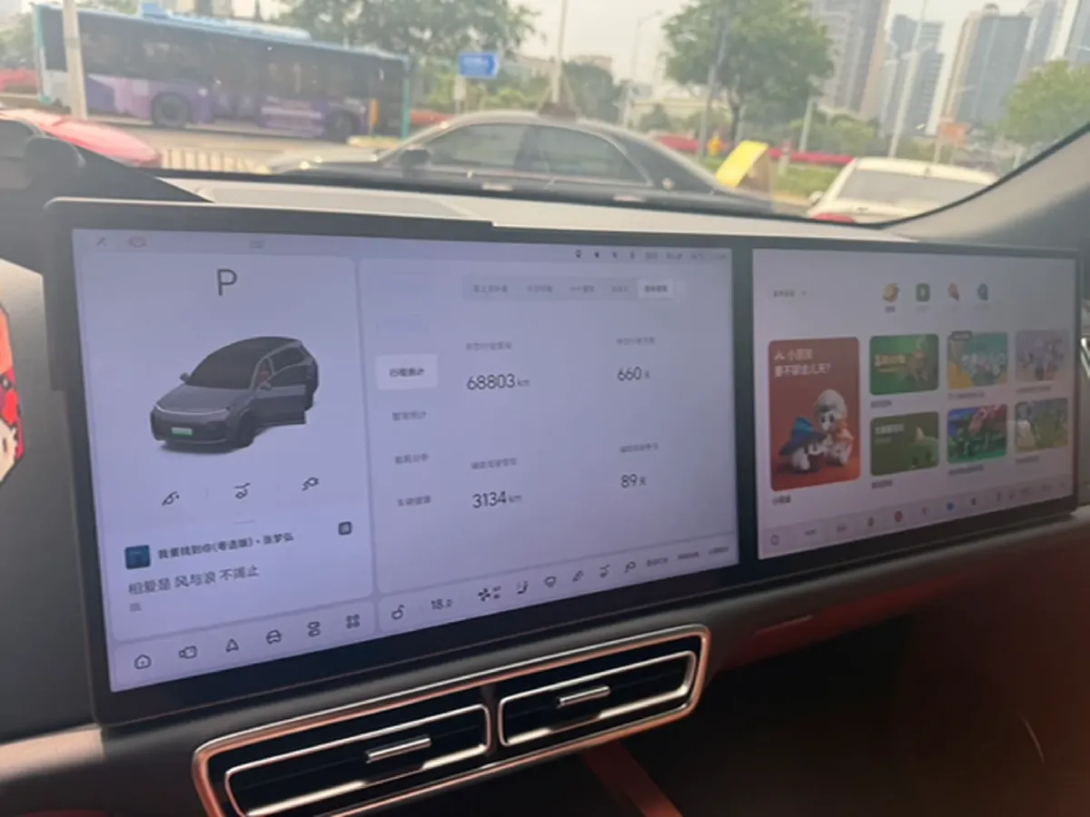 2024 Volvo S60 2.0T 197HP L4 7DCT,autocango,china used car exporter,china ev exporter,chinese used car exporter,chinese used ev exporter