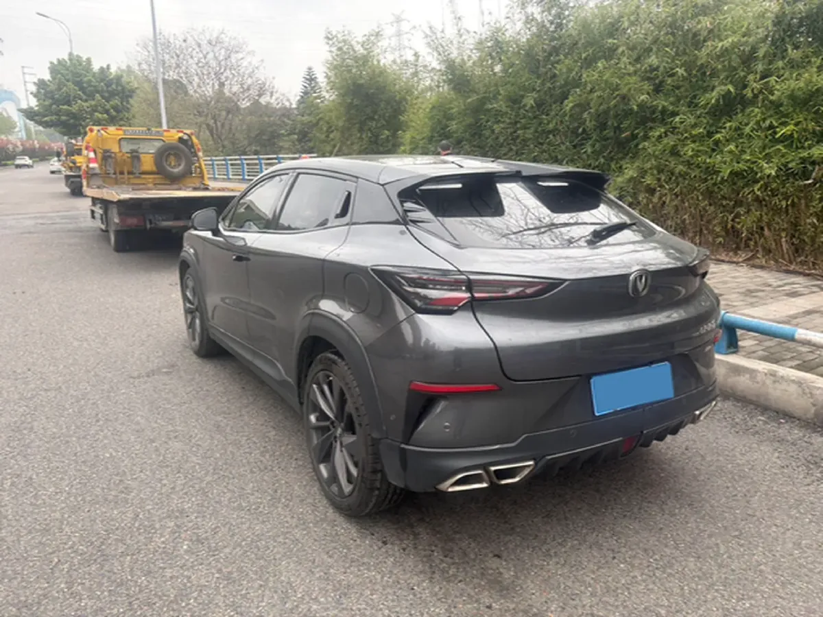 2020 ChangAn UNI-T 1.5T 180HP L4 7DCT,autocango,china used car exporter,china ev exporter,chinese used car exporter,chinese used ev exporter