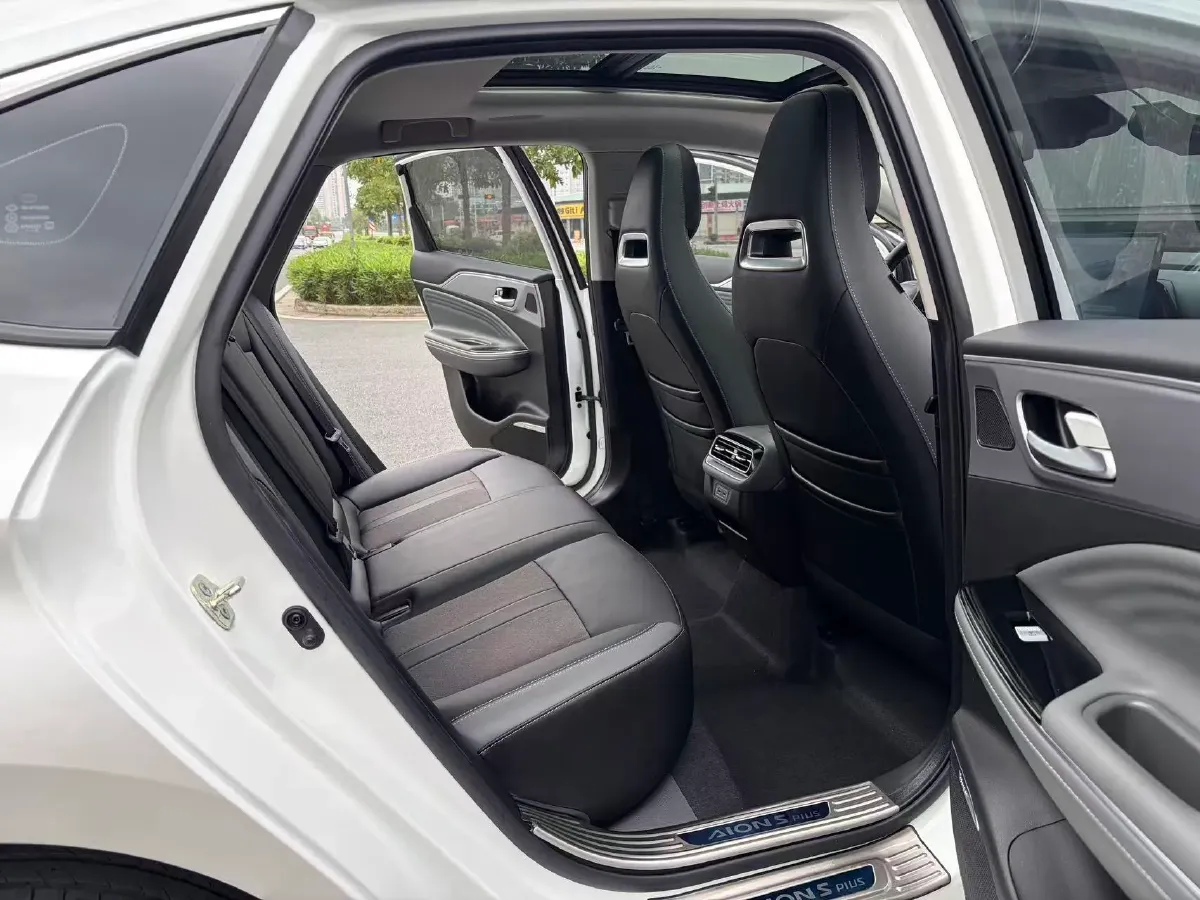 2022 ChangAn Oshan Z6 1.5T 170HP L4 6TCT PHEV 28.4KWH,autocango,china used car exporter,china ev exporter,chinese used car exporter,chinese used ev exporter