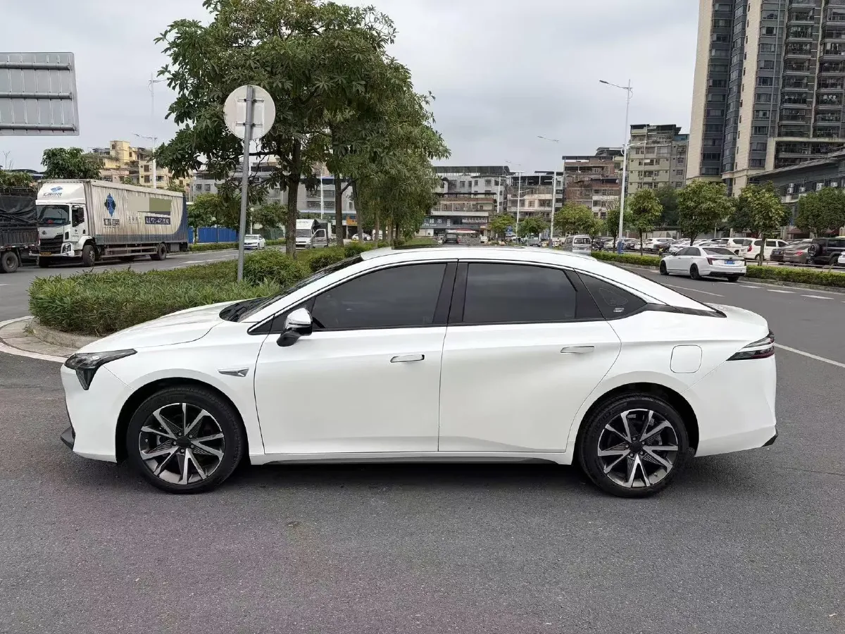 2022 ChangAn Oshan Z6 1.5T 170HP L4 6TCT PHEV 28.4KWH,autocango,china used car exporter,china ev exporter,chinese used car exporter,chinese used ev exporter