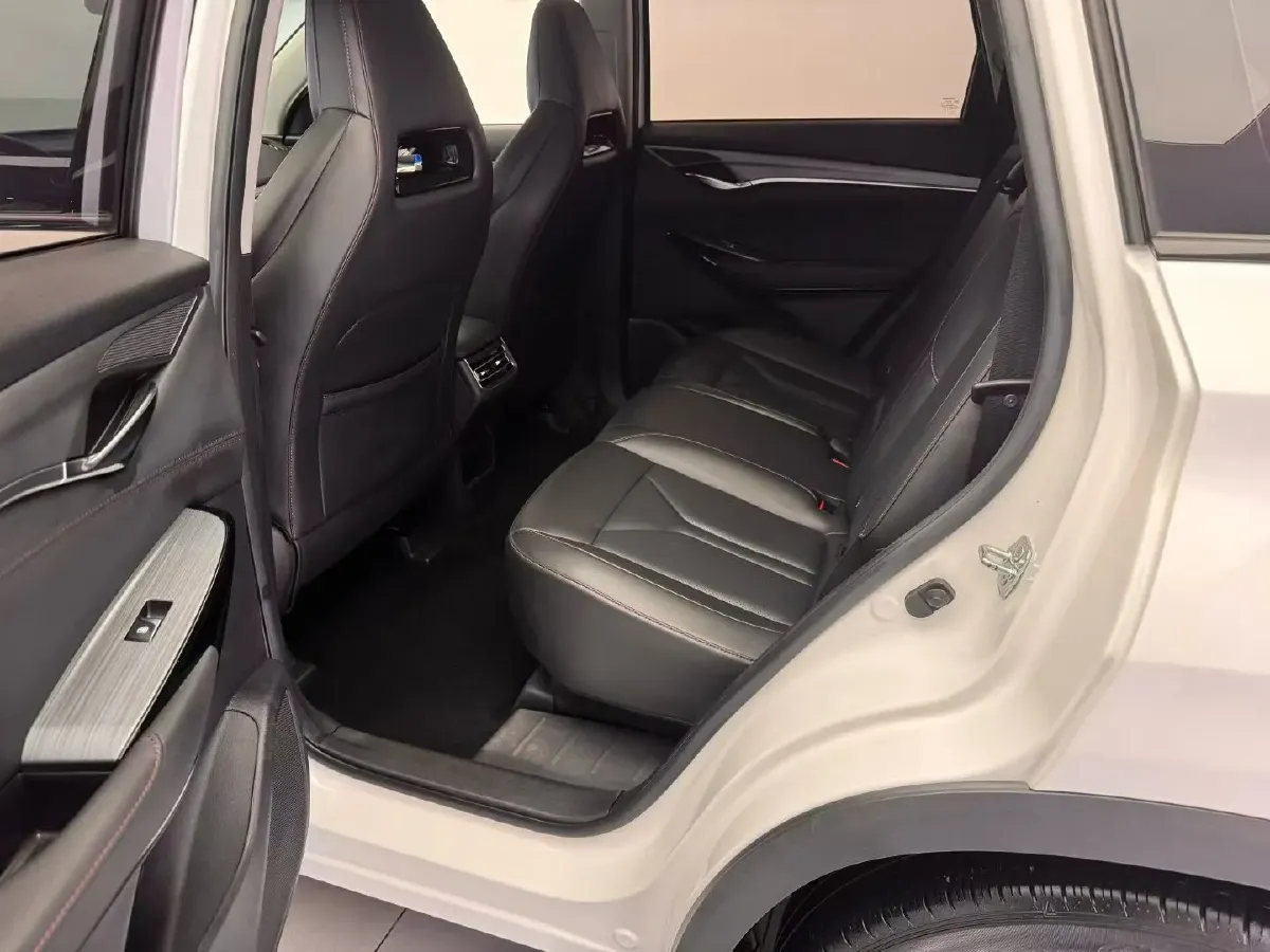 2022 ChangAn CS75 Plus 2.0T 233HP L4 8AT,autocango,china used car exporter,china ev exporter,chinese used car exporter,chinese used ev exporter