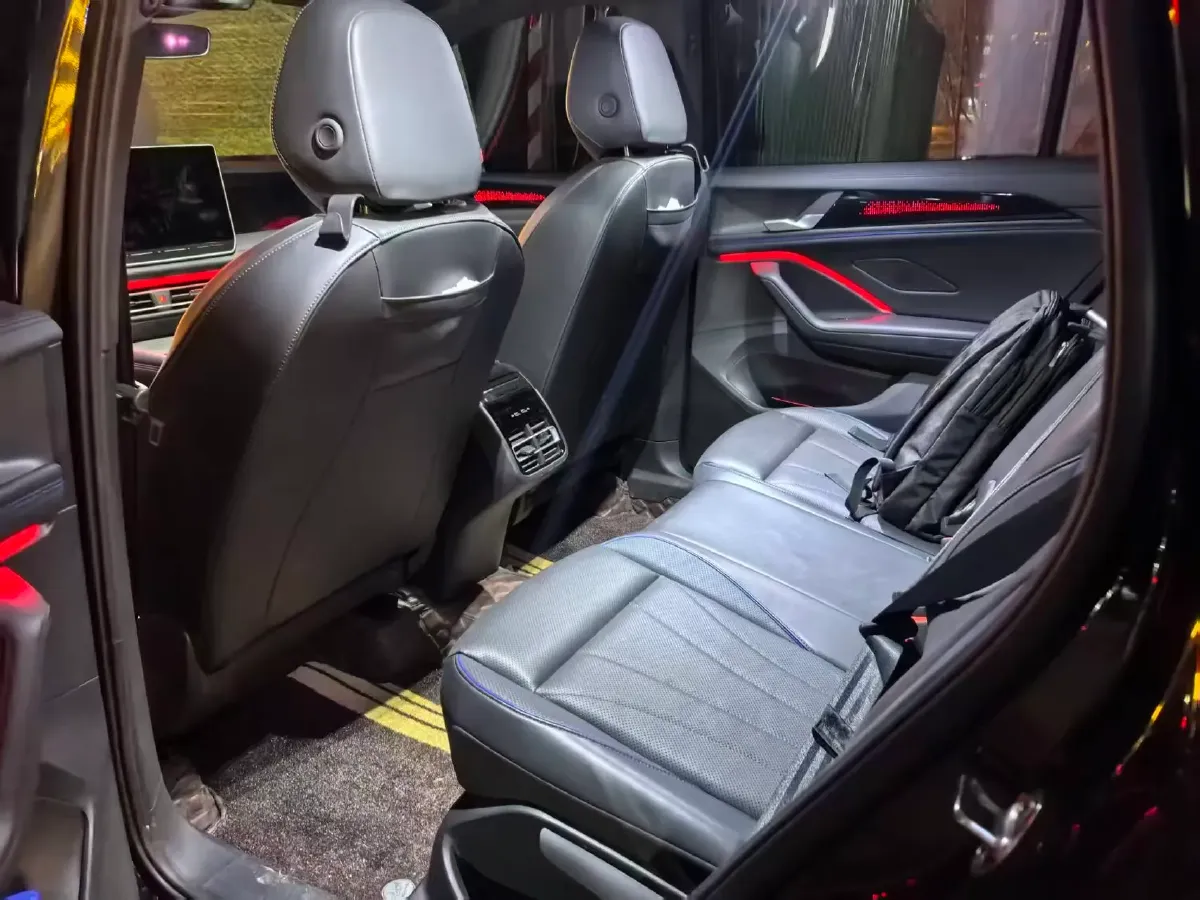 2024 Volkswagen Tiguan L 2.0T 186HP L4 7DCT,autocango,china used car exporter,china ev exporter,chinese used car exporter,chinese used ev exporter