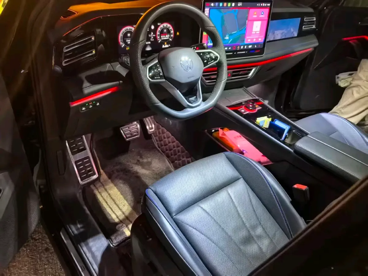 2024 Volkswagen Tiguan L 2.0T 186HP L4 7DCT,autocango,china used car exporter,china ev exporter,chinese used car exporter,chinese used ev exporter