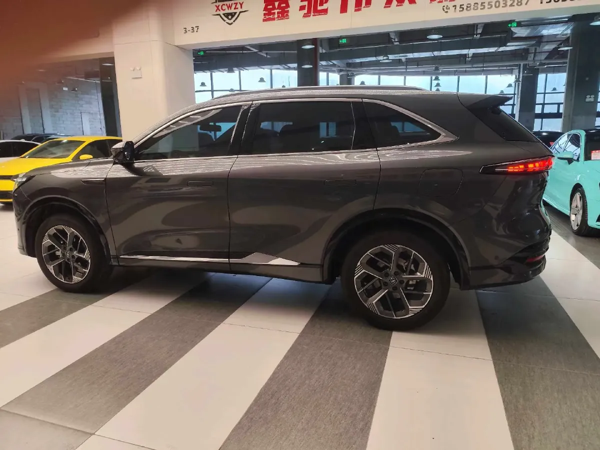 2025 ChangAn CS75 Plus 1.5T 192HP L4 8AT,autocango,china used car exporter,china ev exporter,chinese used car exporter,chinese used ev exporter