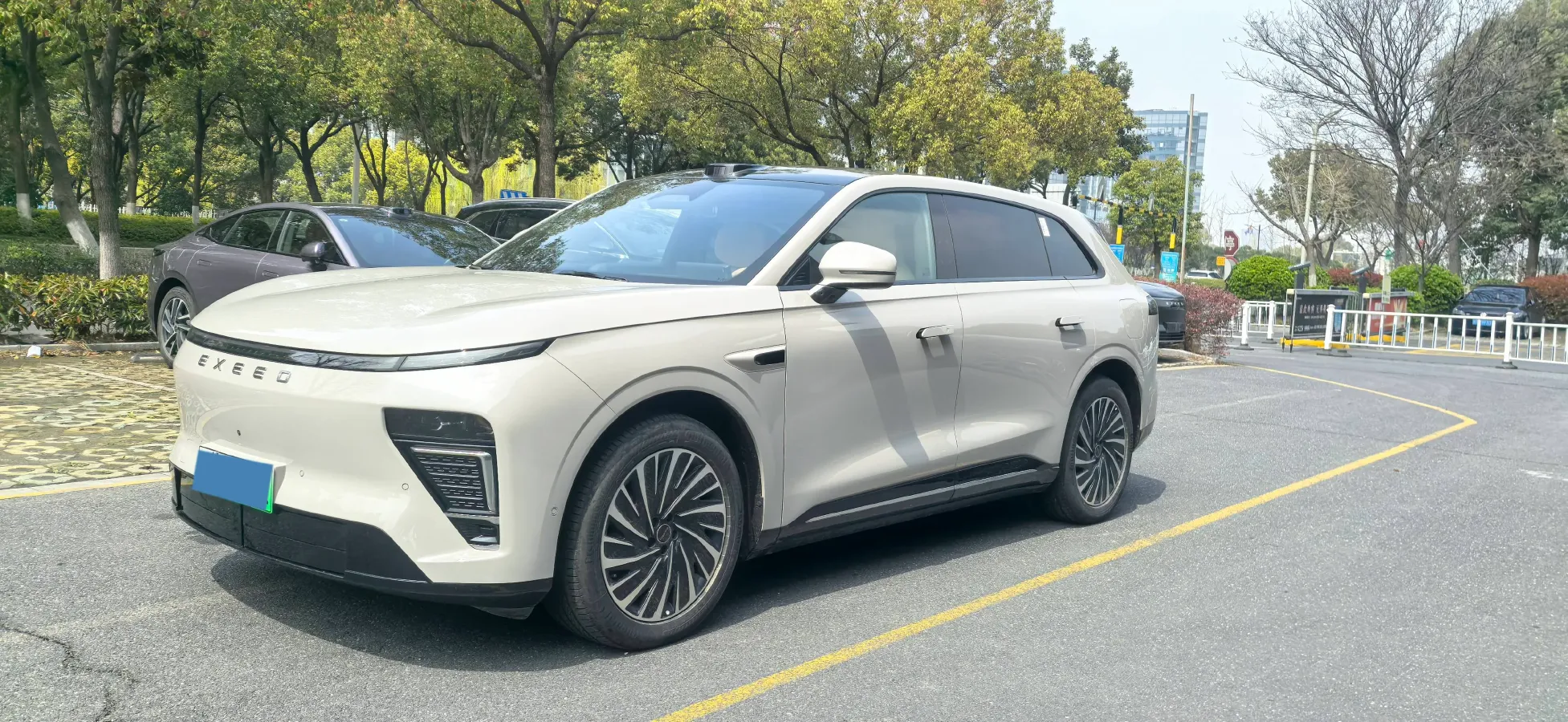 2024 Exceed Sterra ET 1.5T 156HP L4 REEV 41.16KWH,autocango,china used car exporter,china ev exporter,chinese used car exporter,chinese used ev exporter