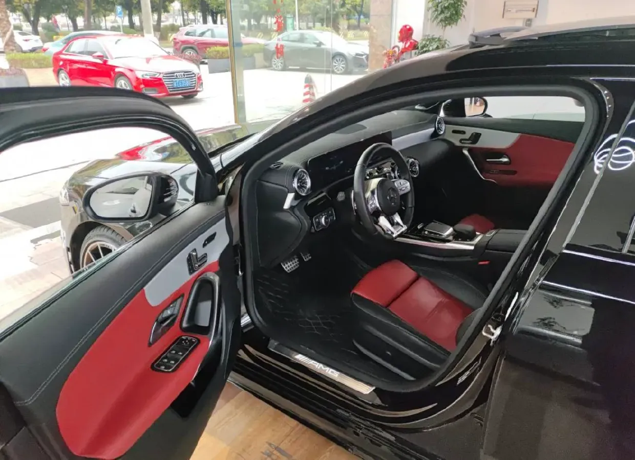 2022 Mercedes-Benz A AMG 2.0T 306HP L4 7DCT,autocango,china used car exporter,china ev exporter,chinese used car exporter,chinese used ev exporter