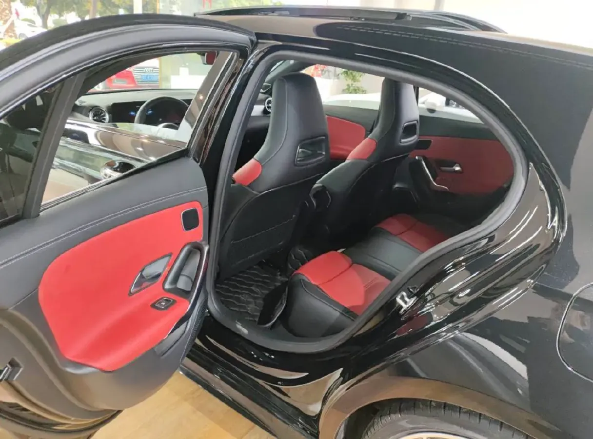 2022 Mercedes-Benz A AMG 2.0T 306HP L4 7DCT,autocango,china used car exporter,china ev exporter,chinese used car exporter,chinese used ev exporter