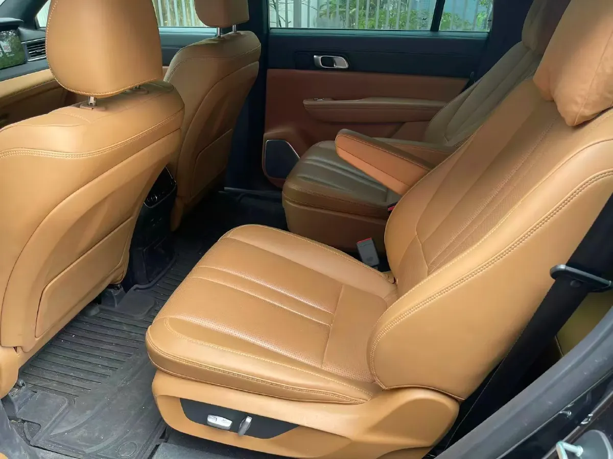 2020 Li ONE Range Extended 131HP REEV 40.5KWH,autocango,china used car exporter,china ev exporter,chinese used car exporter,chinese used ev exporter