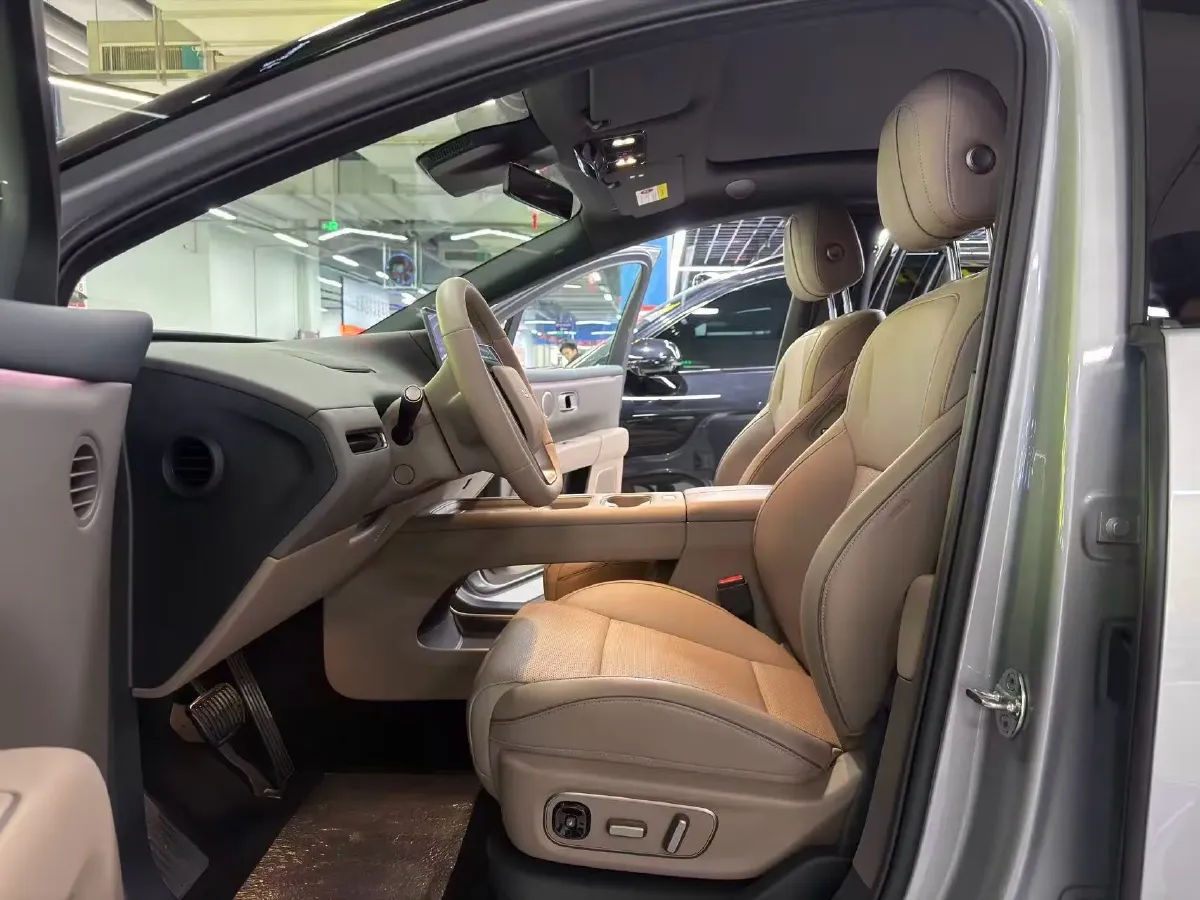 2025 Li i6 BEV,autocango,china used car exporter,china ev exporter,chinese used car exporter,chinese used ev exporter