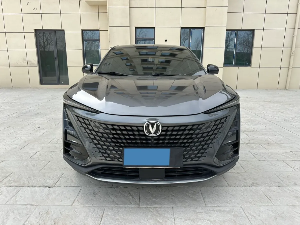 2022 ChangAn UNI-T 1.5T 188HP L4 7DCT,autocango,china used car exporter,china ev exporter,chinese used car exporter,chinese used ev exporter