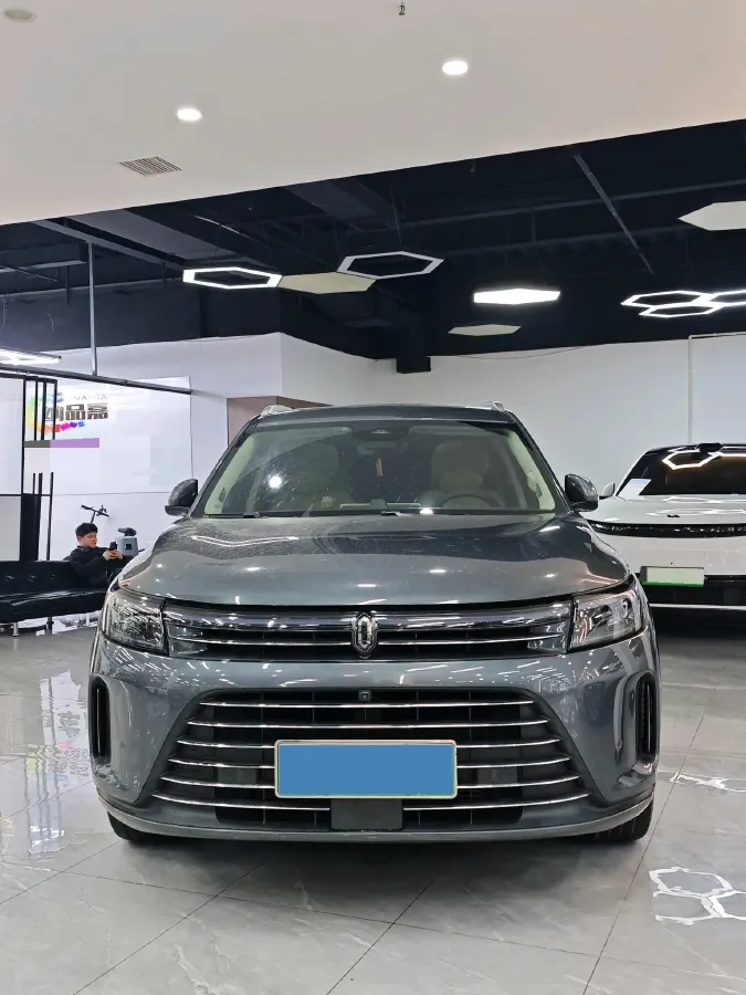 2022 JMC YuHu 7 2.0T 141HP L4 8AT,autocango,china used car exporter,china ev exporter,chinese used car exporter,chinese used ev exporter