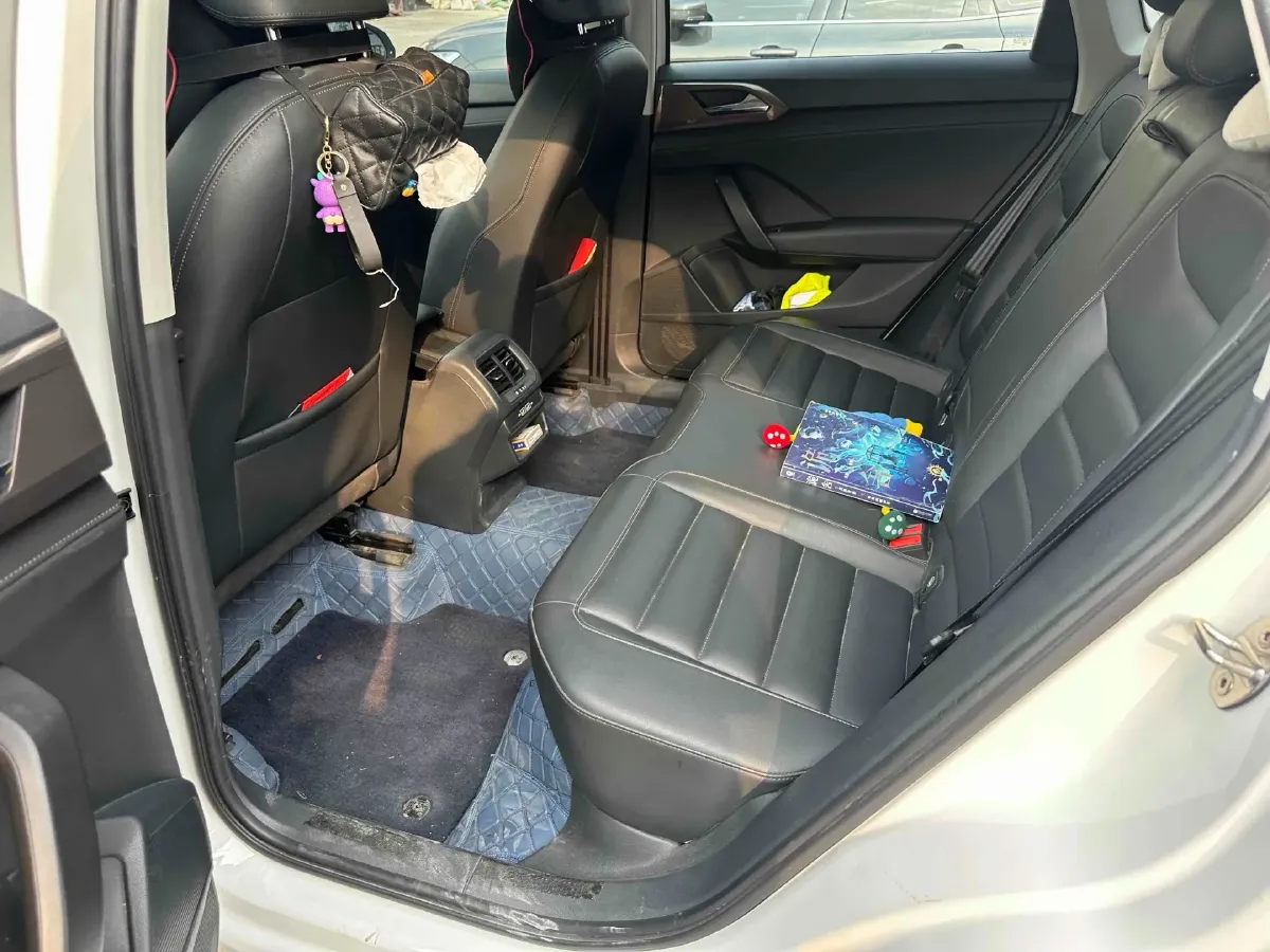 2019 MINI MINI 1.5T 102HP L3 7DCT,autocango,china used car exporter,china ev exporter,chinese used car exporter,chinese used ev exporter