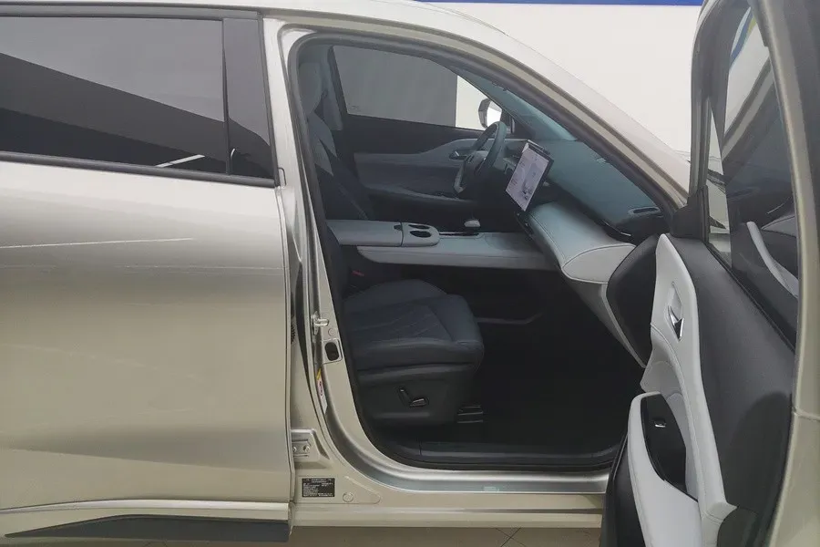 2024 ChangAn UNI-Z 1.5L 98HP L4 E-CVT PHEV 18.4KWH,autocango,china used car exporter,china ev exporter,chinese used car exporter,chinese used ev exporter