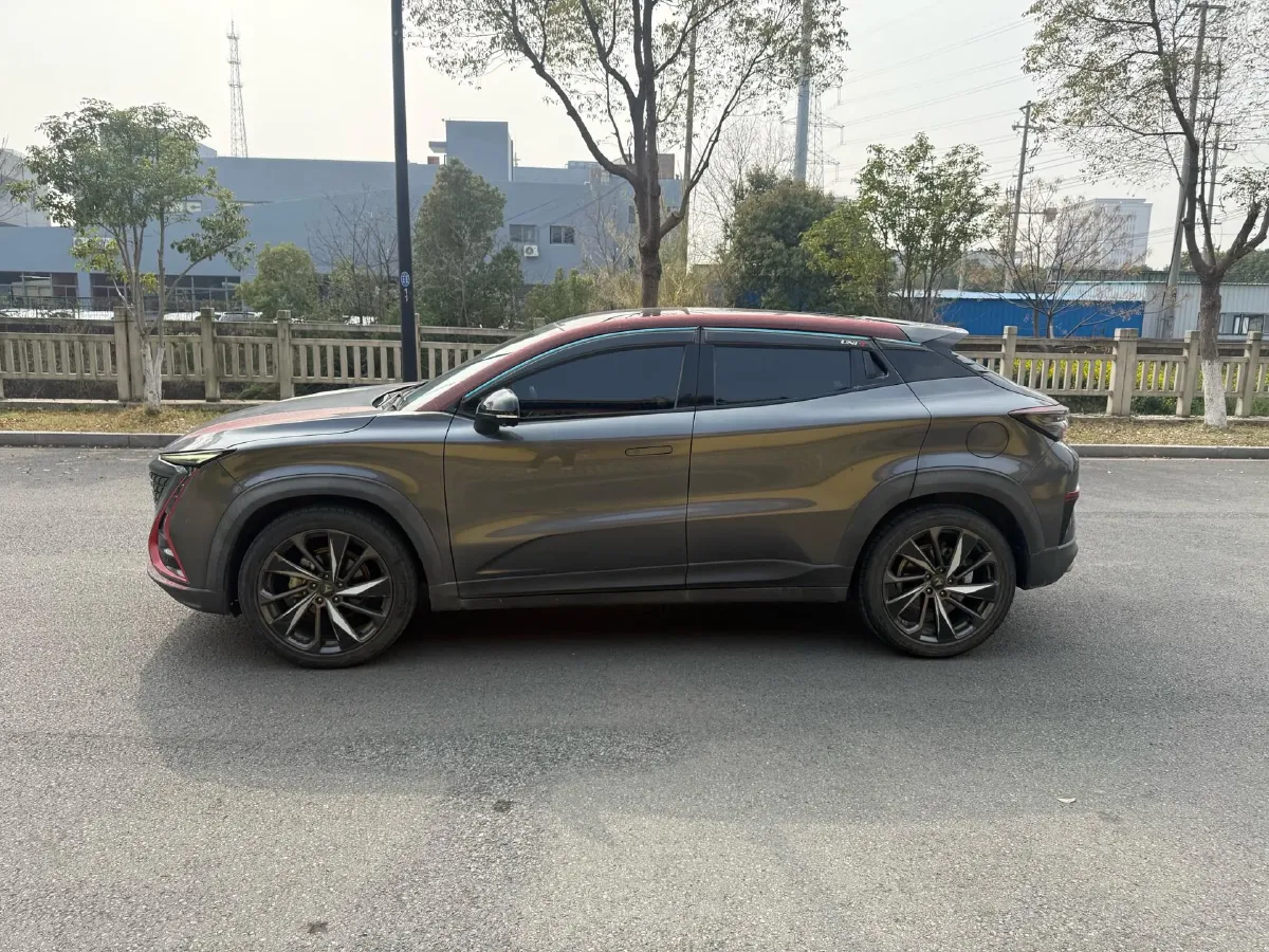 2020 ChangAn UNI-T 1.5T 180HP L4 7DCT,autocango,china used car exporter,china ev exporter,chinese used car exporter,chinese used ev exporter