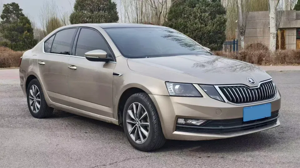 2019 Skoda Octavia 1.2T 116HP L4 7DCT,autocango,china used car exporter,china ev exporter,chinese used car exporter,chinese used ev exporter