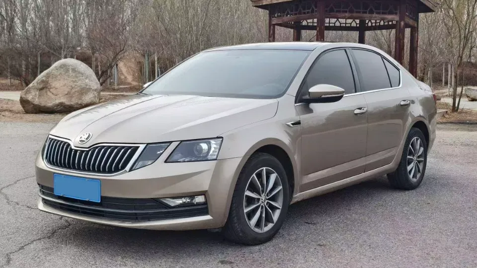 2019 Skoda Octavia 1.2T 116HP L4 7DCT,autocango,china used car exporter,china ev exporter,chinese used car exporter,chinese used ev exporter