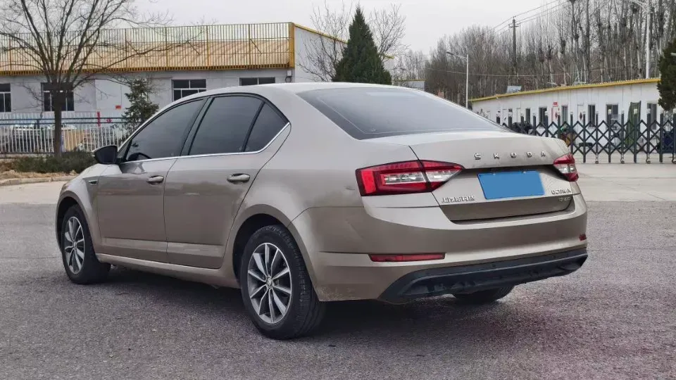 2019 Skoda Octavia 1.2T 116HP L4 7DCT,autocango,china used car exporter,china ev exporter,chinese used car exporter,chinese used ev exporter