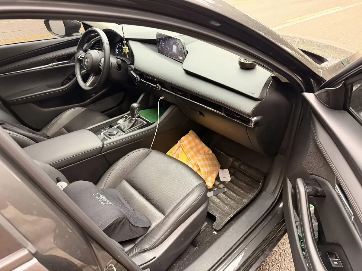 2022 Mazda 3 Axela 2.0L 158HP L4 6AT,autocango,china used car exporter,china ev exporter,chinese used car exporter,chinese used ev exporter