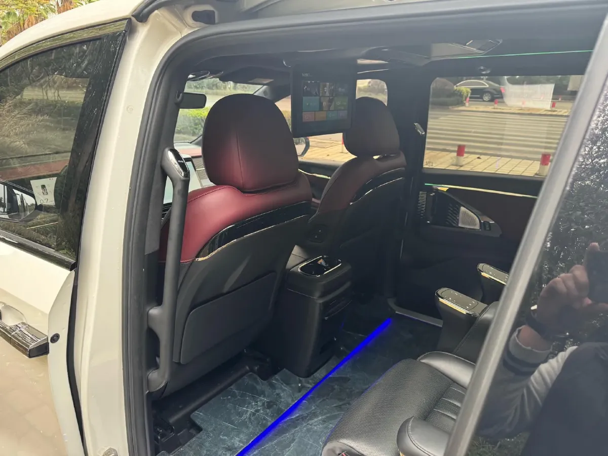 2023 GAC Trumpchi M8 2.0T 252HP L4 8AT,autocango,china used car exporter,china ev exporter,chinese used car exporter,chinese used ev exporter