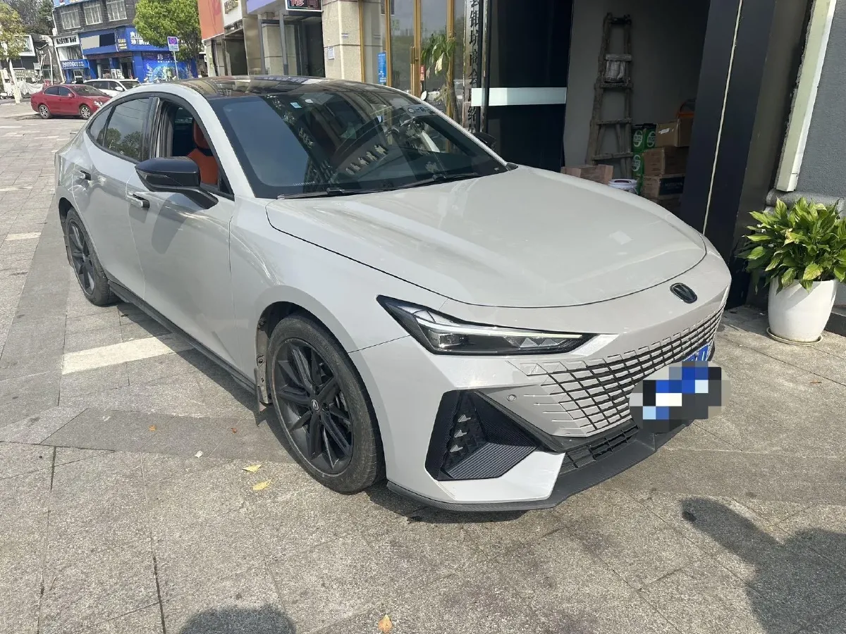 2022 ChangAn UNI-V 1.5T 188HP L4 7DCT,autocango,china used car exporter,china ev exporter,chinese used car exporter,chinese used ev exporter
