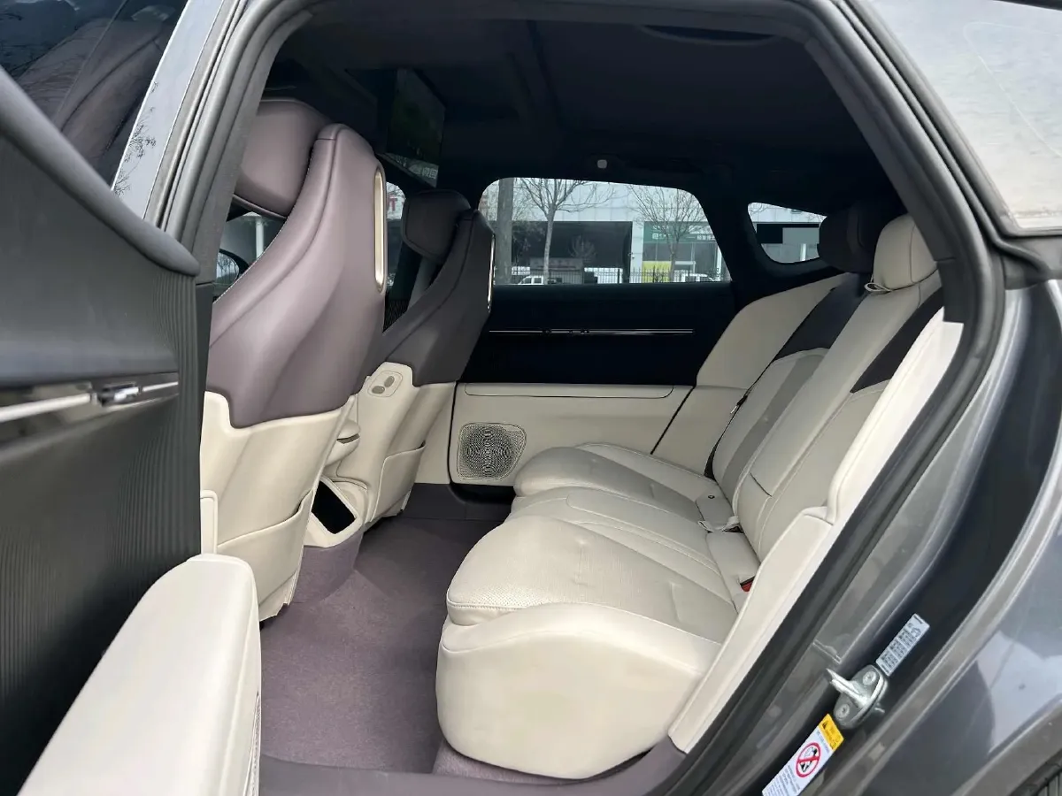 2025 Avatr 12 1.5T 156HP L4 REEV 39.05KWH,autocango,china used car exporter,china ev exporter,chinese used car exporter,chinese used ev exporter