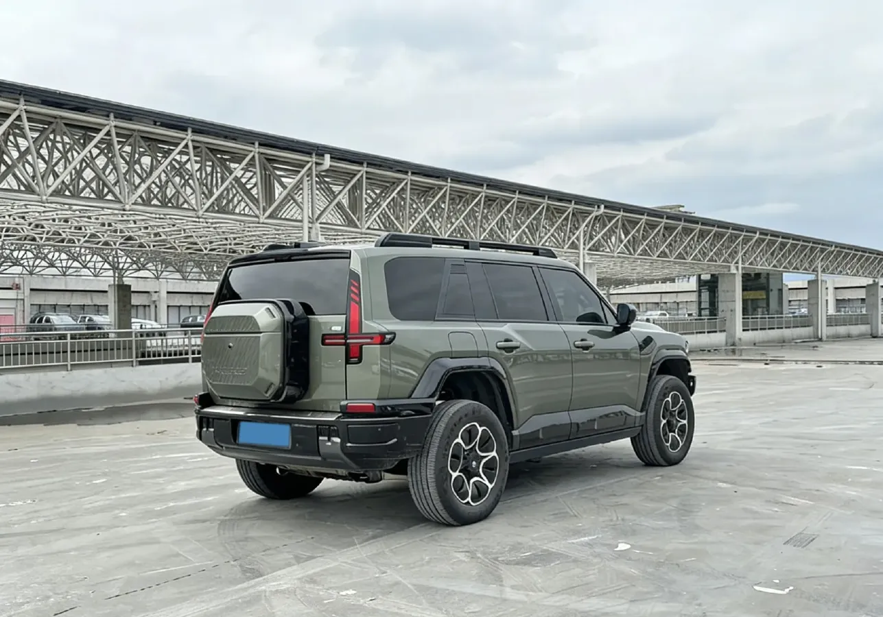 2025 M Hero WarriorM817 1.5T 197HP L4 2DHT PHEV,autocango,china used car exporter,china ev exporter,chinese used car exporter,chinese used ev exporter