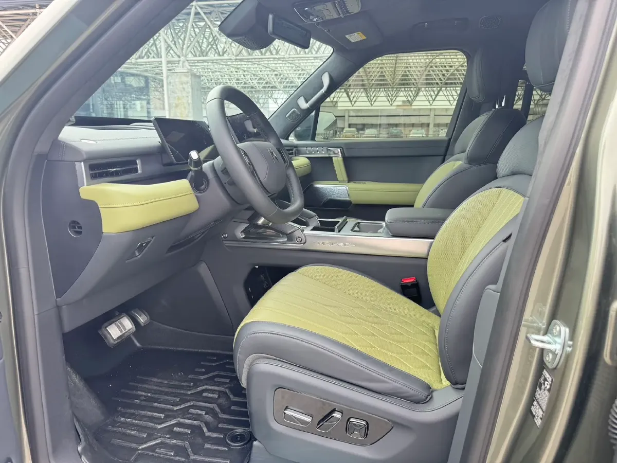 2025 M Hero WarriorM817 1.5T 197HP L4 2DHT PHEV,autocango,china used car exporter,china ev exporter,chinese used car exporter,chinese used ev exporter