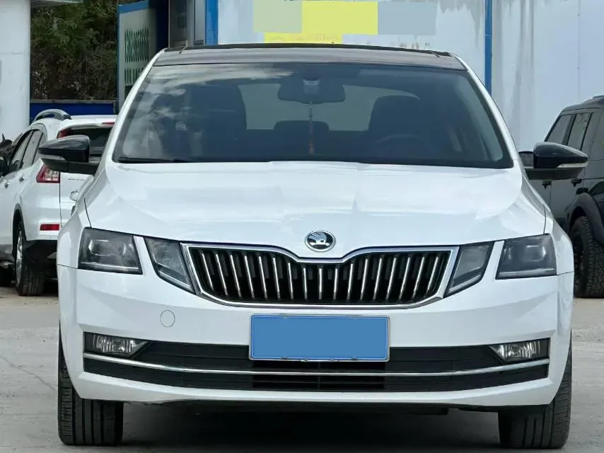 2018 Skoda Octavia 1.4T 150HP L4 7DCT,autocango,china used car exporter,china ev exporter,chinese used car exporter,chinese used ev exporter
