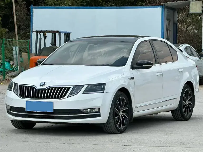 2018 Skoda Octavia 1.4T 150HP L4 7DCT,autocango,china used car exporter,china ev exporter,chinese used car exporter,chinese used ev exporter