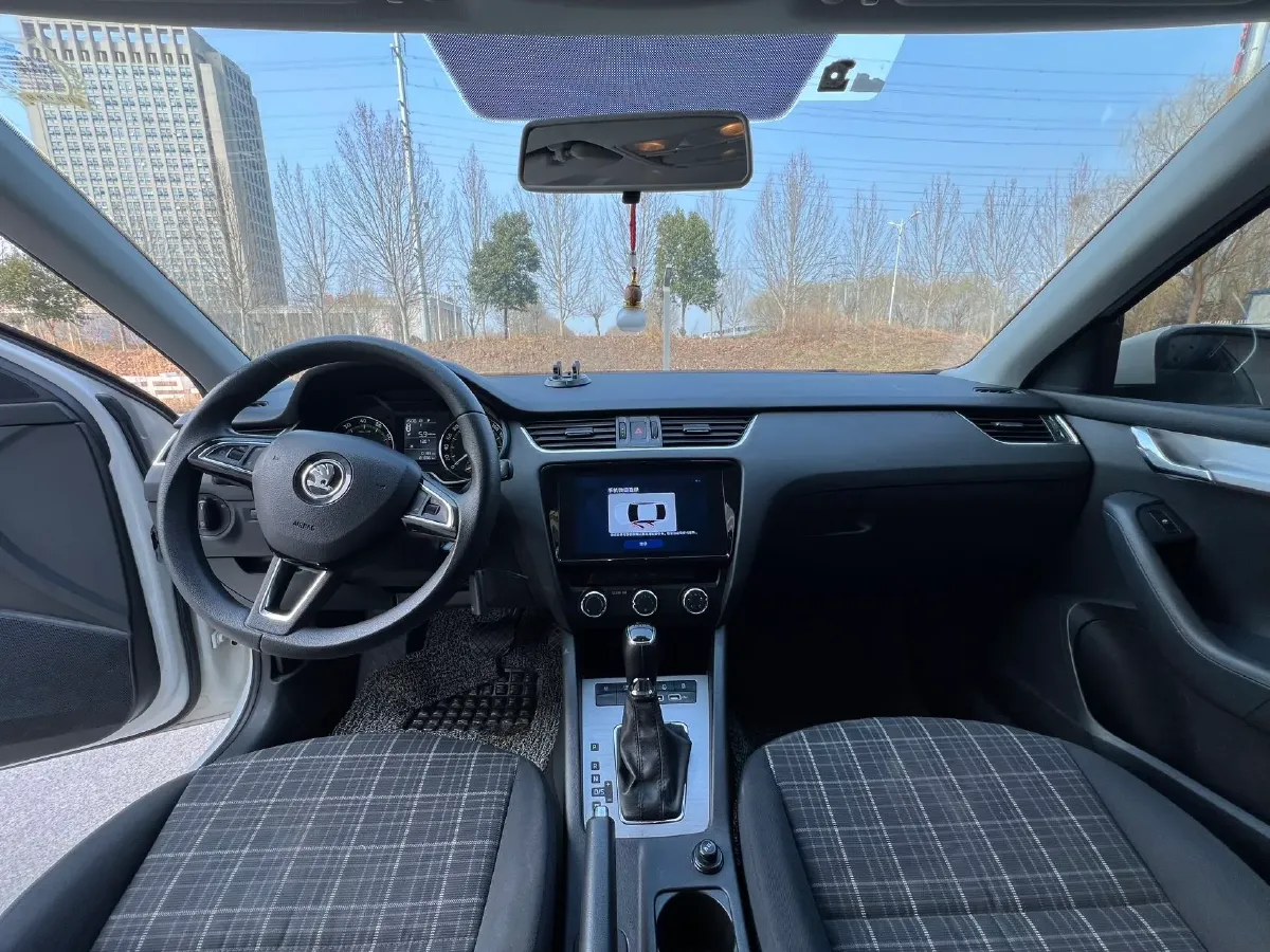 2019 Skoda Octavia 1.5L 116HP L4 6AT,autocango,china used car exporter,china ev exporter,chinese used car exporter,chinese used ev exporter