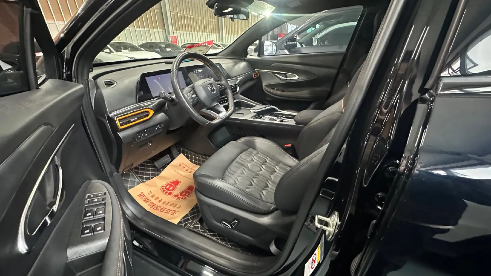 2022 ChangAn UNI-T 1.5T 188HP L4 7DCT,autocango,china used car exporter,china ev exporter,chinese used car exporter,chinese used ev exporter