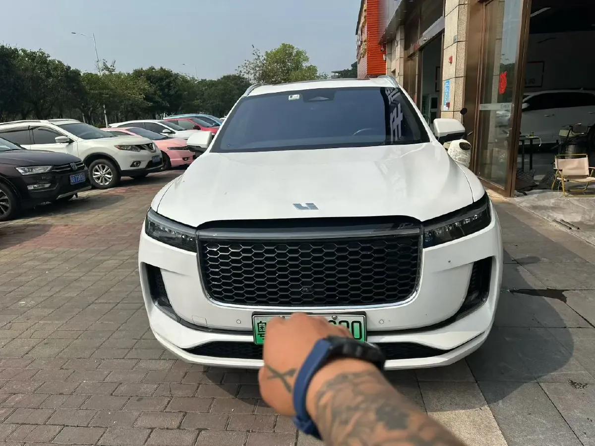 2021 Li ONE Range Extended 131HP REEV 40.5KWH,autocango,china used car exporter,china ev exporter,chinese used car exporter,chinese used ev exporter